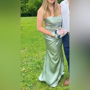 David’s Bridal Galina Signature Dusty Sage Strapless Bridesmaid Dress 8 Unalter